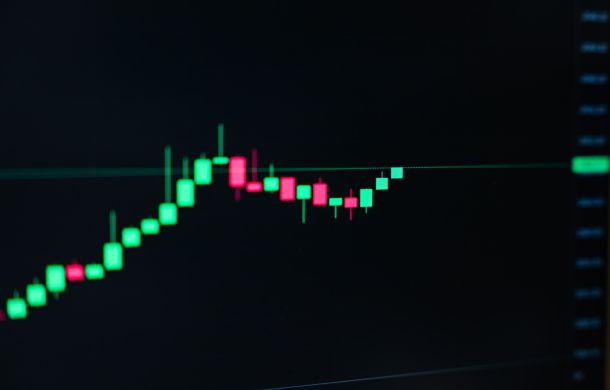 What is a Bull Flag Pattern? Forecasting Continuation