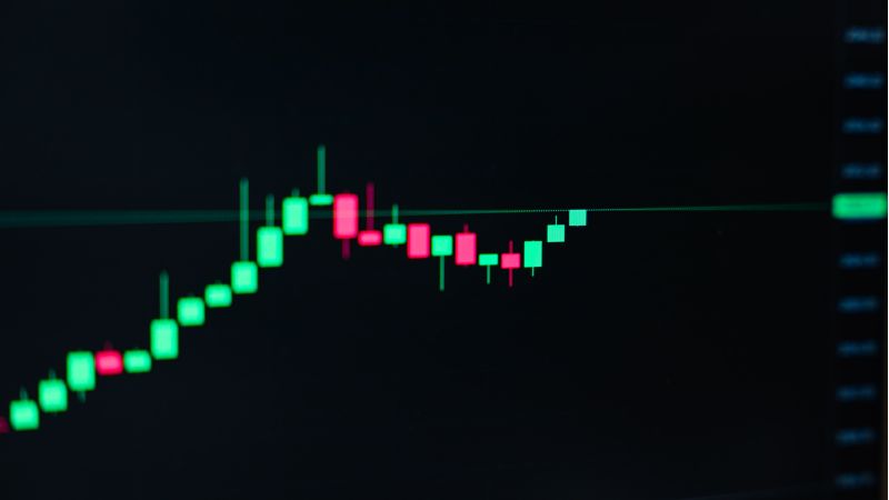 What is a Bull Flag Pattern? Forecasting Continuation